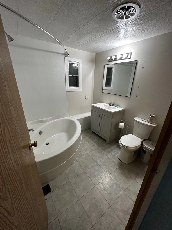 3 bedroom Mobile Home in Regina,SK Houses for Sale