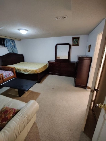 BIG FURNISHED ROOM FOR RENT IN BASEMENT <SCARBROUGH