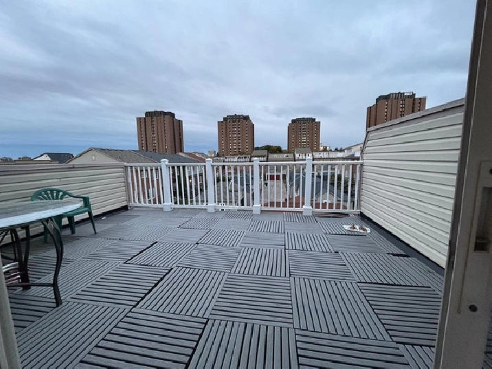 Room SUBLEASE from DEC1 to DEC31 FEMALE ONLY house at YORK UNI in City