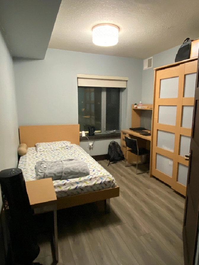 Subletting 1 Bedroom at King St Towers for Winter 2024 in Kitchener / Waterloo,ON Room Rentals