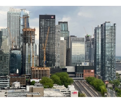 3 1/2 Penthouse downtown Montreal   PARKING   Fully Furnished