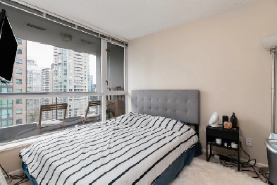 Living in a Student Budget: Fully Furnished Rooms w/ Gym Access! Image# 1