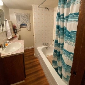 (NOV 1) Spacious bedroom in 2 bedroom suite near Nanaimo Station Image# 1