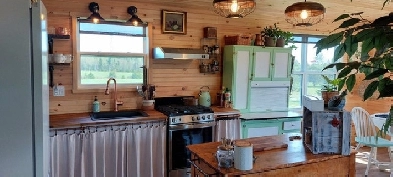 Beautiful one bedroom cottage minutes away from Stratford Image# 1