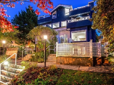 Panoramic Mtn & Ocean Views from this Kits Townhouse! Image# 1