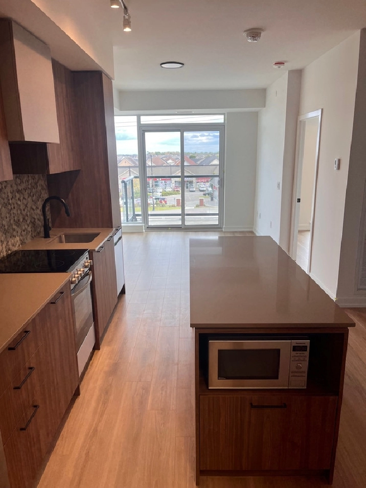 Furnished 1 Den Apartment in Brampton All Inclusive & Free WiF in