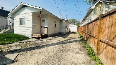 Lovely 2 BR Starter/Investment Home for Sale - 307 Burrows Ave. Image# 1
