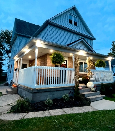 2 Bedroom One Bathroom   Den and Unfinished Basement. Image# 1