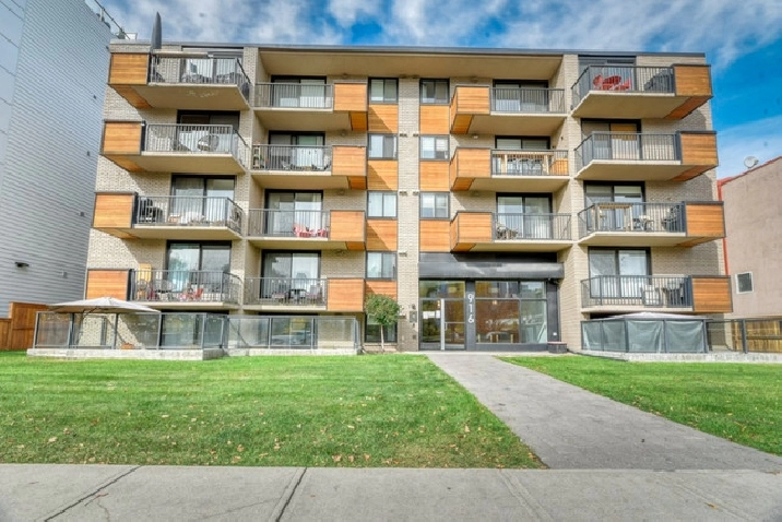 1 Bedroom Condo with AMAZING Downtown Views in Calgary,AB - Condos for Sale