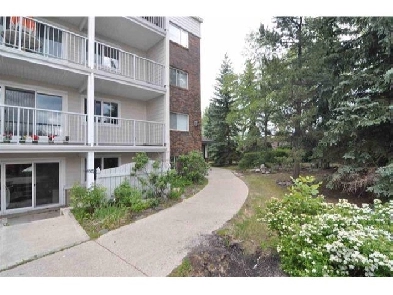 RARE FIND! Condo overlooking Ravine Southside Edmonton! Image# 1