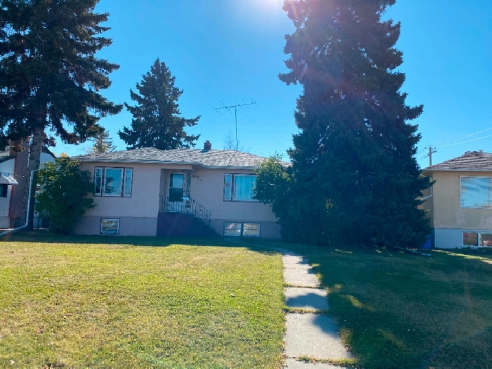 Multi-Family Bungalow - Tuxedo in Calgary,AB - Houses for Sale