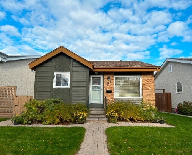 OPEN HOUSE TODAY SUNDAY FROM 12 noon TO 4:30PM - 113 BURLAND AVE Image# 1