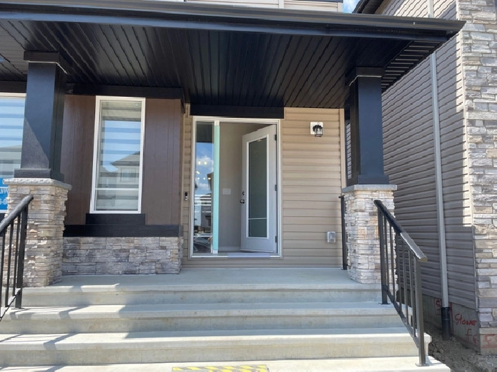 Furnished Single Room with ensuite, Near Meadows Recreation in Edmonton,AB - Room Rentals & Roommates