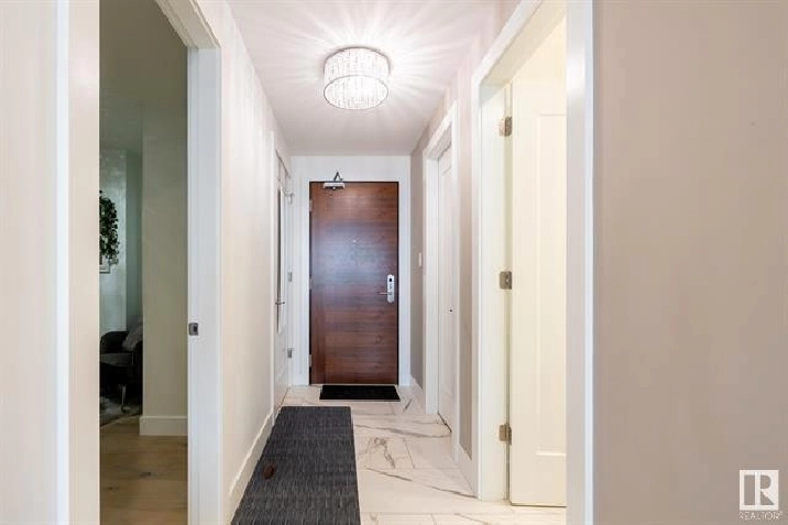 Glenora Luxury Condo - 1 bedroom den in Edmonton,AB - Apartments & Condos for Rent
