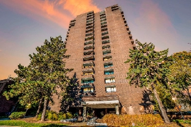 Stunning Condo by the Rideau Canal! Image# 1