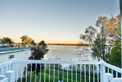 Terrain bord de l'eau, vente pour succession Image# 1