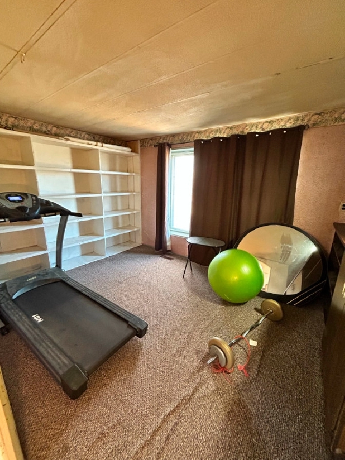 Home in Warner in Lethbridge,AB Houses for Sale