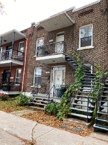 589,900 $ DUPLEX À VENDRE - -VILLE ÉMARD À 700M  MÉTRO JOLICOEUR Image# 1