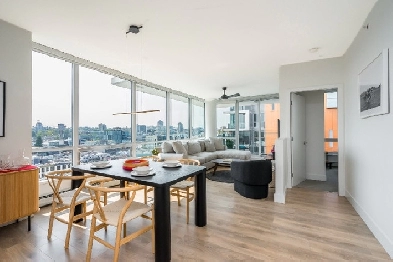 Best Value and most SPECTACULAR condo available in False Creek! Image# 1