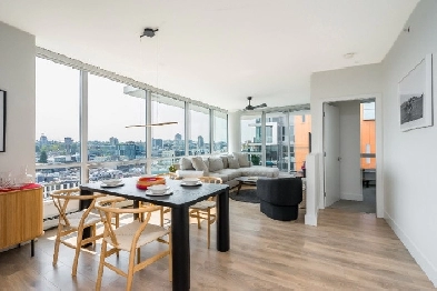 Best Value and most SPECTACULAR condo available in False Creek! Image# 3
