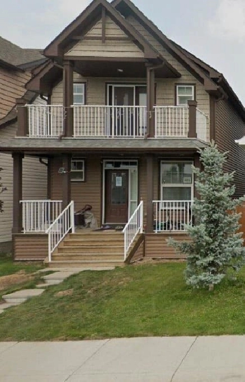 Solar powered 3.5 rooms laned home in Auburn Bay in Calgary,AB - Apartments & Condos for Rent