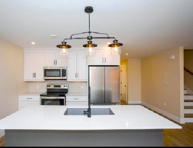 3 bedroom and 3 bathroom townhouse is available for rent in the Image# 1