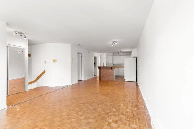 Unité de coin de 4 cac et 1.5 sdb! Garage! Côte-des-Neiges/NDG 3 Image# 1