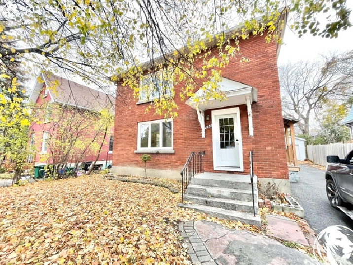 2 BED DEN 1 BATH - BASEMENT GROUND FOR RENT - 306 CURRELL AVE in Ottawa,ON - Apartments & Condos for Rent