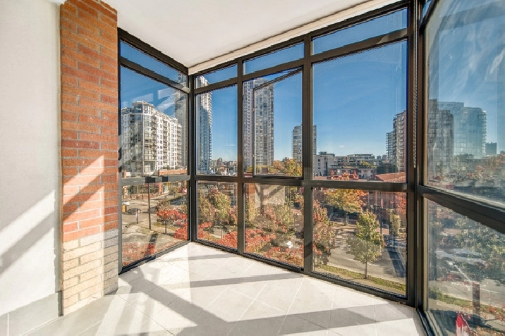 1200ft2 - Renovated 2 bd, 2 bath Enclosed Solarim in Yaletown in Vancouver,BC - Apartments & Condos for Rent