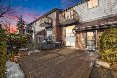 JUST LISTED!  Cute Townhome in Vanier! Image# 1