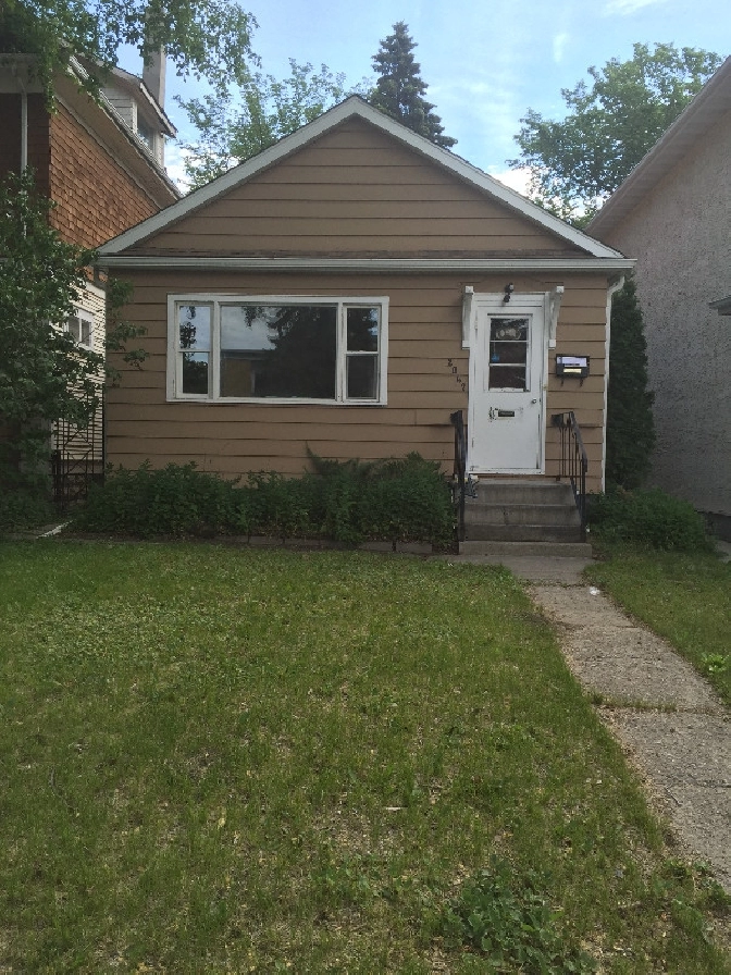 House for rent in Regina,SK - Apartments & Condos for Rent