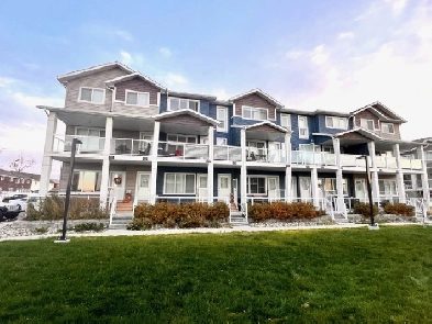 101A-3367 Green Poppy St - Greens on Gardiner Image# 1