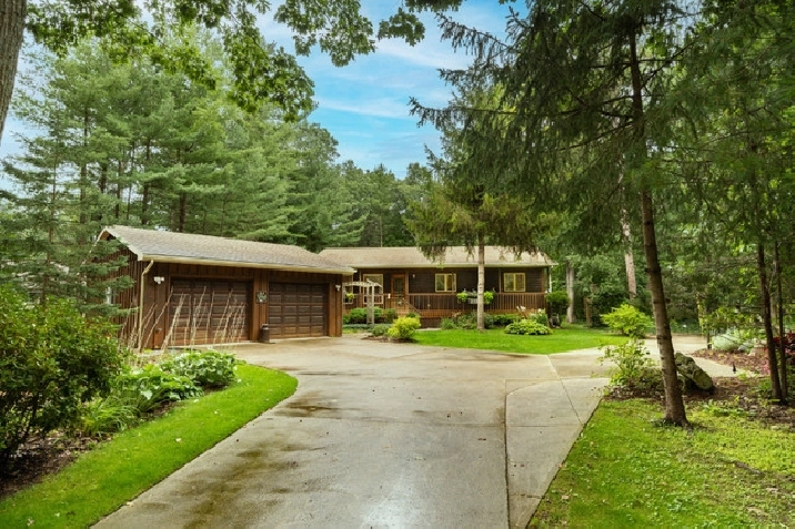 Bungalow 2.5 Car Garage & Huge Wooded Lot! jv43745 in City of Toronto,ON - Houses for Sale