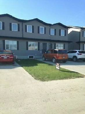 $1,150 2 Bedroom and 1 Bath Townhouse - Available Jan 1 in Winnipeg,MB - Apartments & Condos for Rent