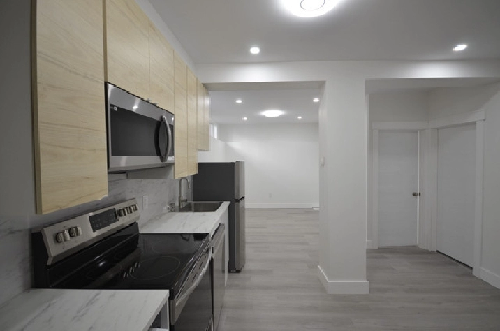 23-103 Bright, newly renovated flat in the West End in City of Halifax,NS - Apartments & Condos for Rent