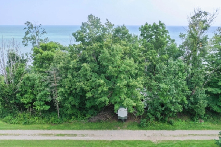 .68 Acres of WATERFRONT PROPERTY on Lake Erie! yj80041 in City of Toronto,ON - Land for Sale