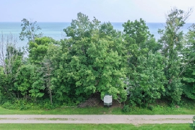 .68 Acres of WATERFRONT PROPERTY on Lake Erie! yj80041 Image# 1