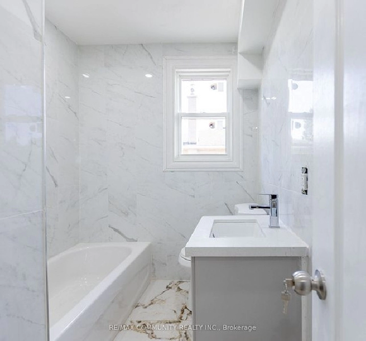 3 Bedroom Home In Whitby Long Term Rental in Oshawa / Durham Region