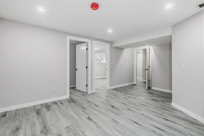 Gorgeous 2 Bedroom Basement, Great Family Neighbourhood! in Calgary,AB - Apartments & Condos for Rent