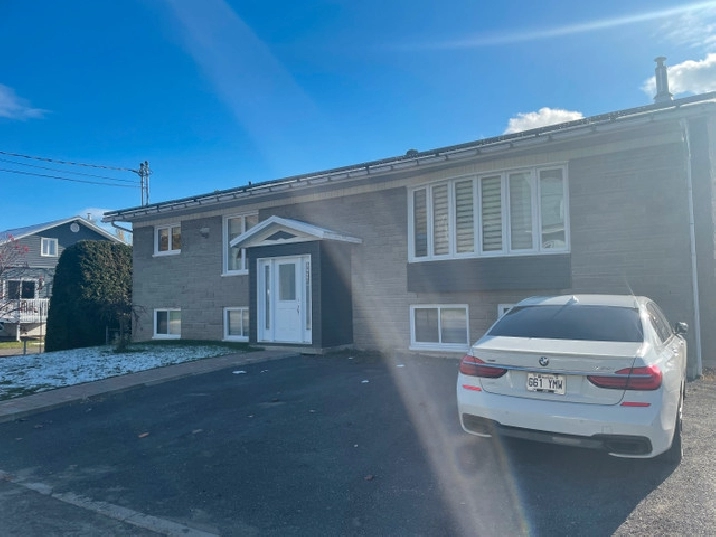 Superbe grand 4 1/2, SteAnnedeBeaupré Libre Rénové in Québec City,QC