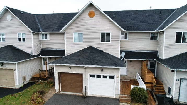 3 Bedroom Townhouse for Sale Carleton Place in Ottawa,ON - Houses for Sale