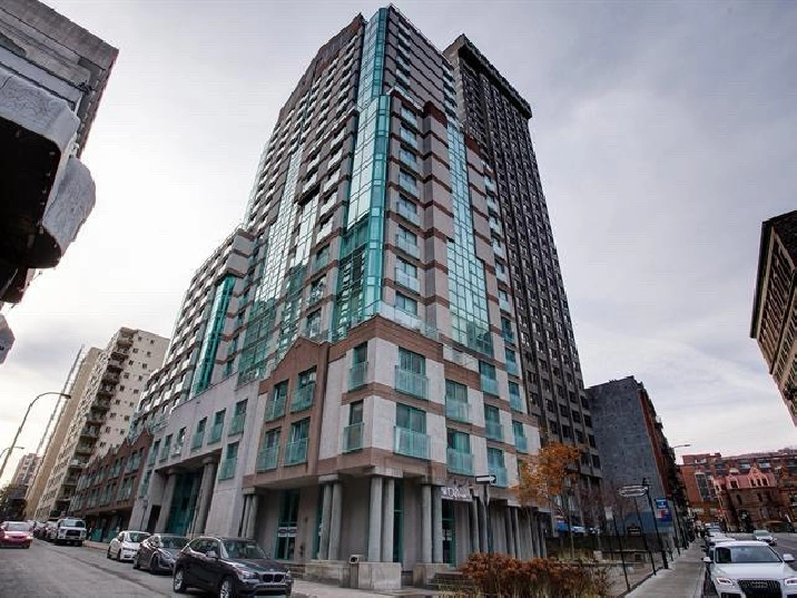 Downtown large 1 bedroom condo in City of Montréal,QC - Apartments & Condos for Rent