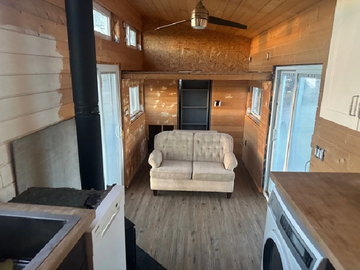 Two Bedroom Tiny House in Calgary,AB - Apartments & Condos for Rent