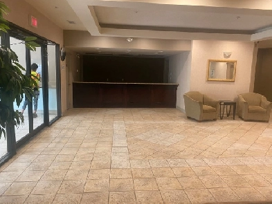 985 SF Executive condo Apartment in Edmonton Downtown