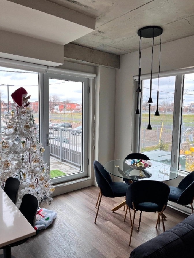 Beautiful 3 1/2 available now in trendy Villeray! in City of Montréal