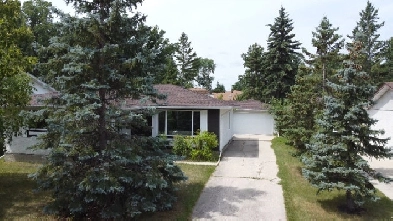 House for sale -  98 Savoy Crescent , Winnipeg Image# 1