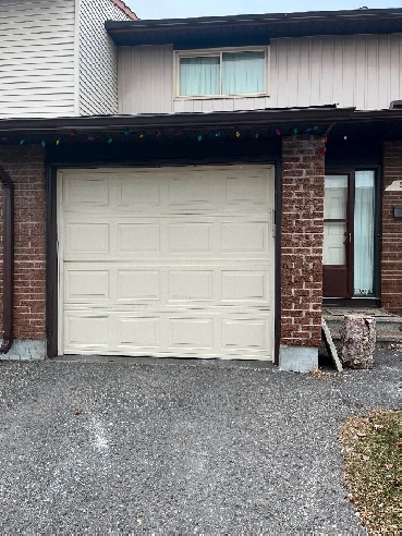 Condominium townhouse for sale Image# 1