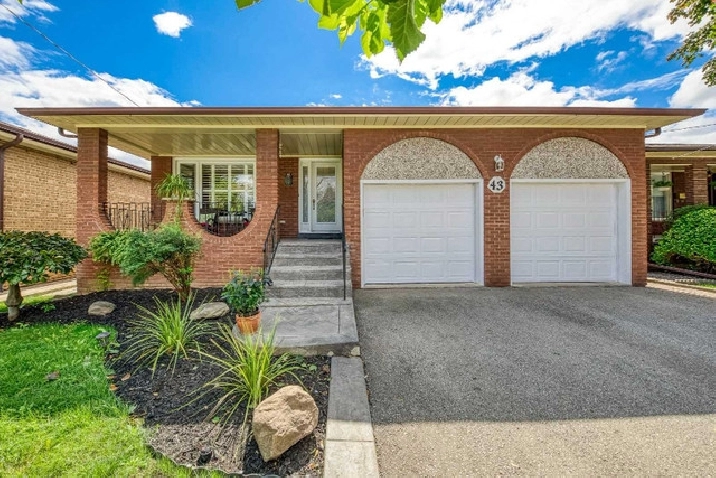 included.SPACIOUS ENTIRE BUNGALOW - Kingsview Village-The Westway in City of Toronto,ON - Apartments & Condos for Rent