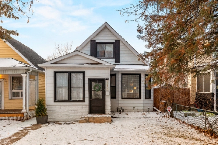 280 HAMPTON ST - WONDERFUL 3 BED 1 BATH HOME IN ST.JAMES in Winnipeg,MB - Houses for Sale