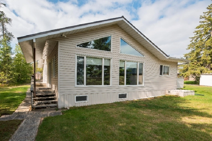 Lakefront property on Brereton Lake, Whiteshell 4 bed in Winnipeg,MB - Houses for Sale